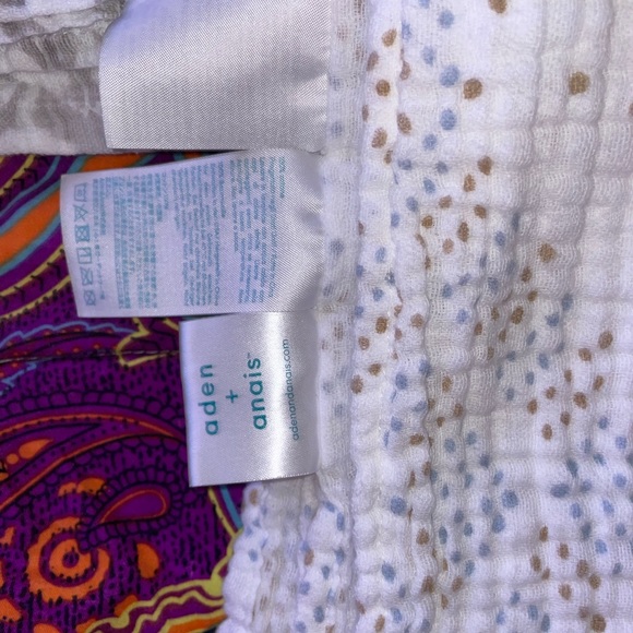 Aden and Anais swaddle blanket - Picture 5 of 5